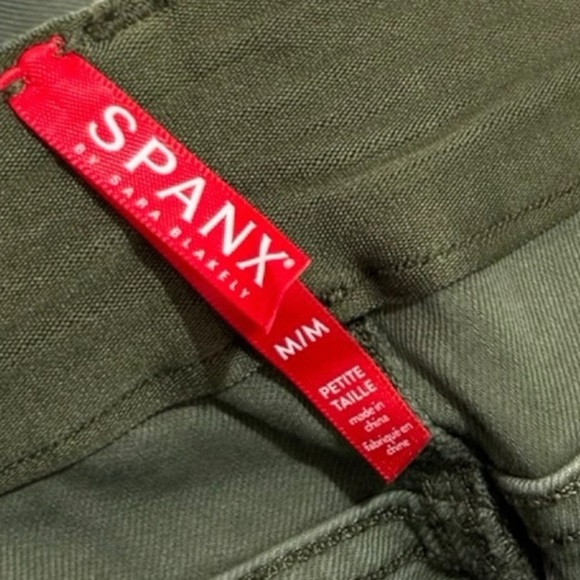 SPANX | Ankle Cargo Pant in Soft Sage
in Medium Sz - Picture 5 of 8